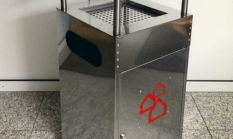 Ashtray / waste bin made of stainless steel